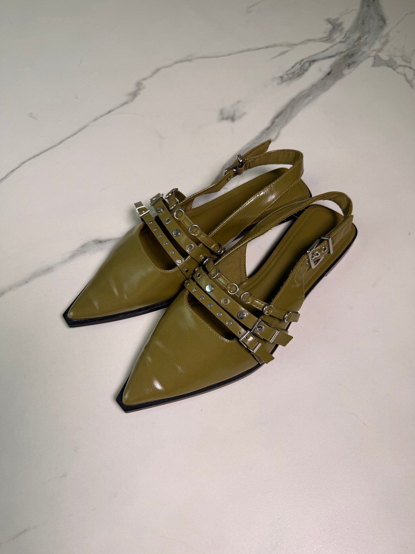 Calzado Stradivarius (Talla 40)