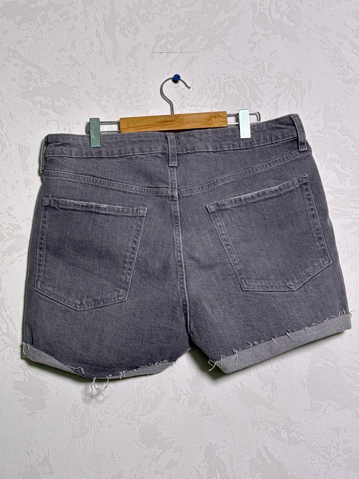 Short Old Navy (Talla 12)