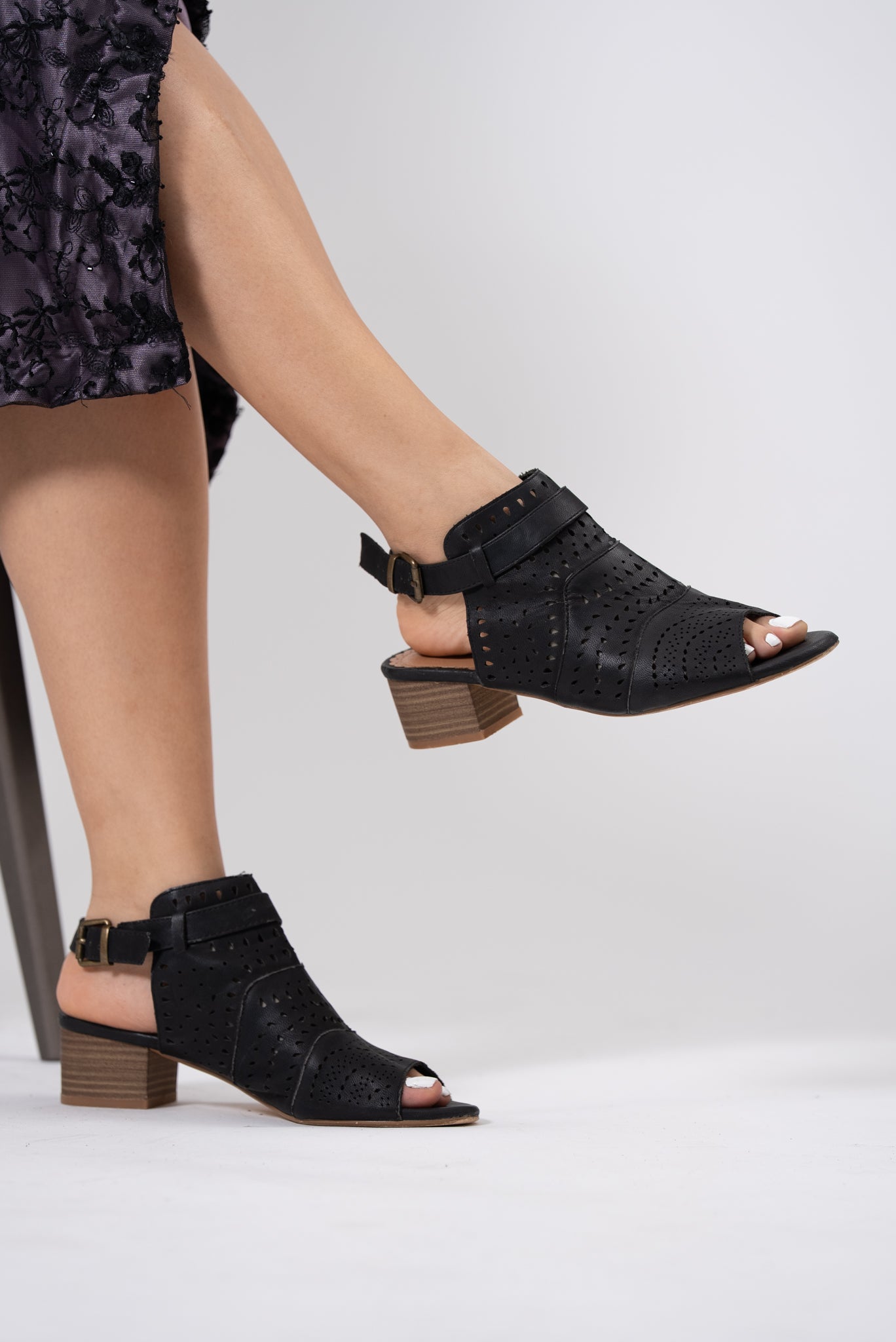 Calzado De Mujer Restricted (Talla: 8)