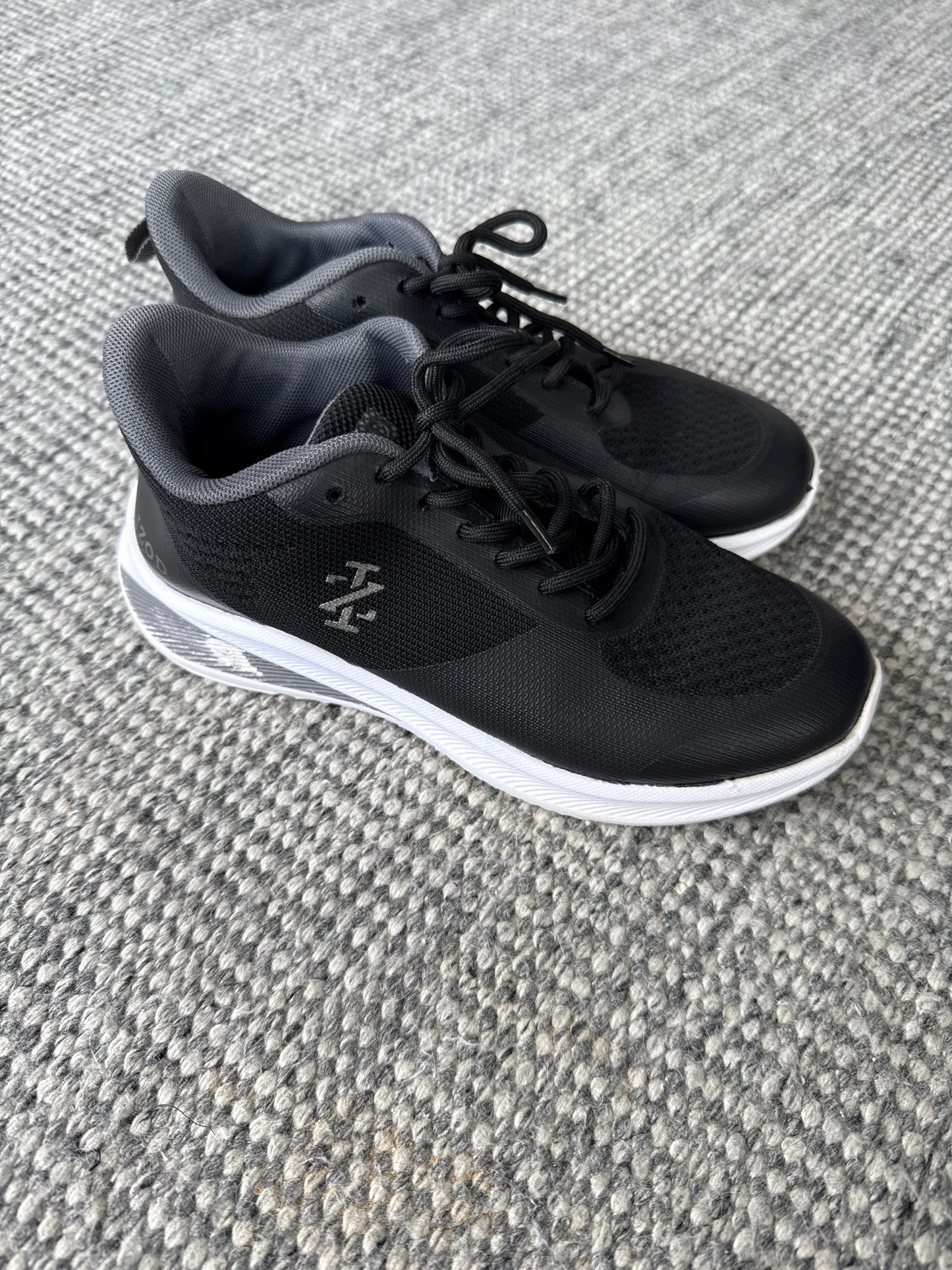 Zapatillas de Mujer Izod (Talla 6.5)