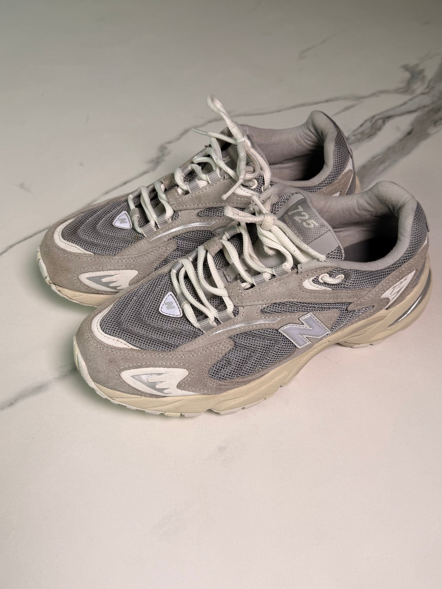 Zapatillas Unisex New Balance 725 (Talla 8.5 de Hombre/ 10 de Mujer)