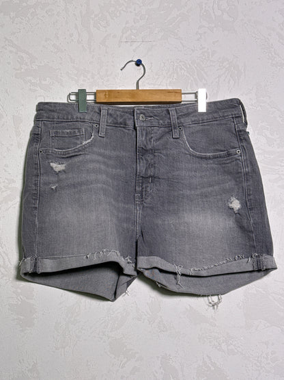 Short Old Navy (Talla 12)