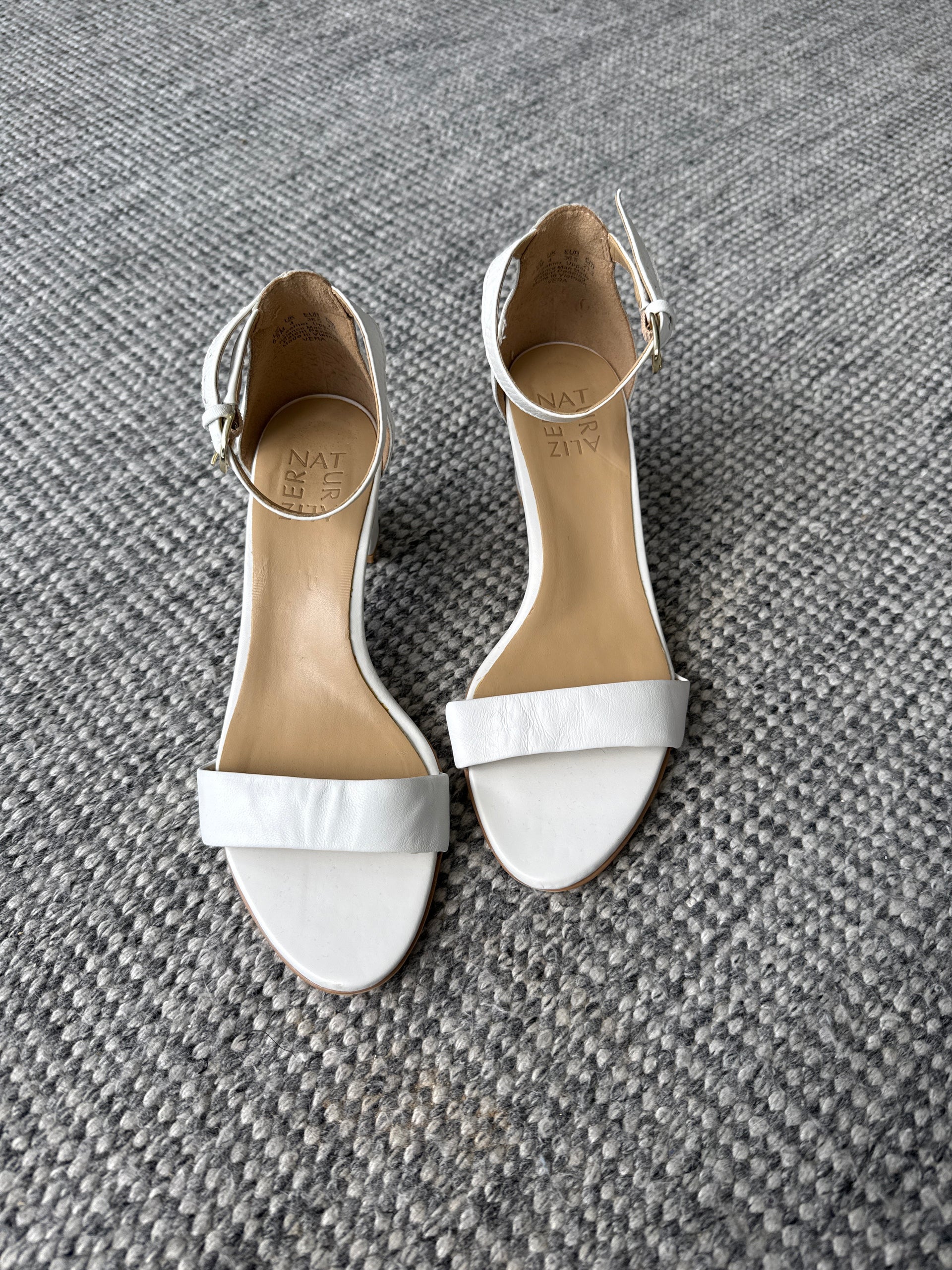 Tacones Naturalizer (Talla 6.5)