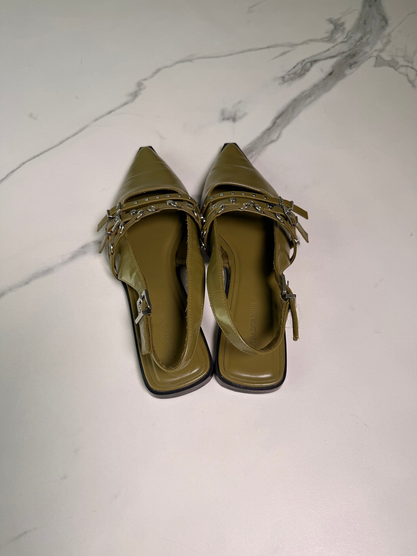 Calzado Astradivarius (Talla 40)