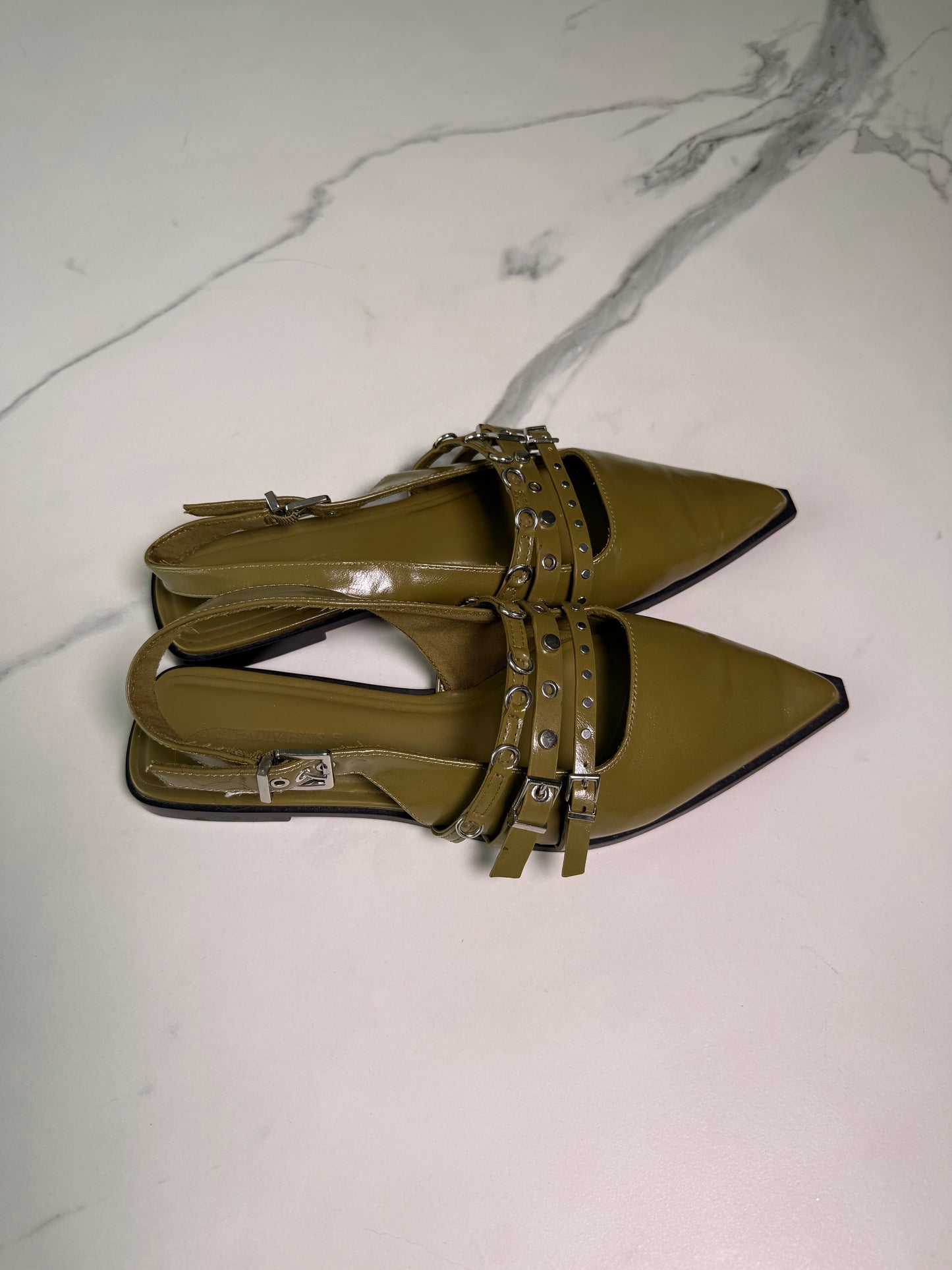 Calzado Astradivarius (Talla 40)