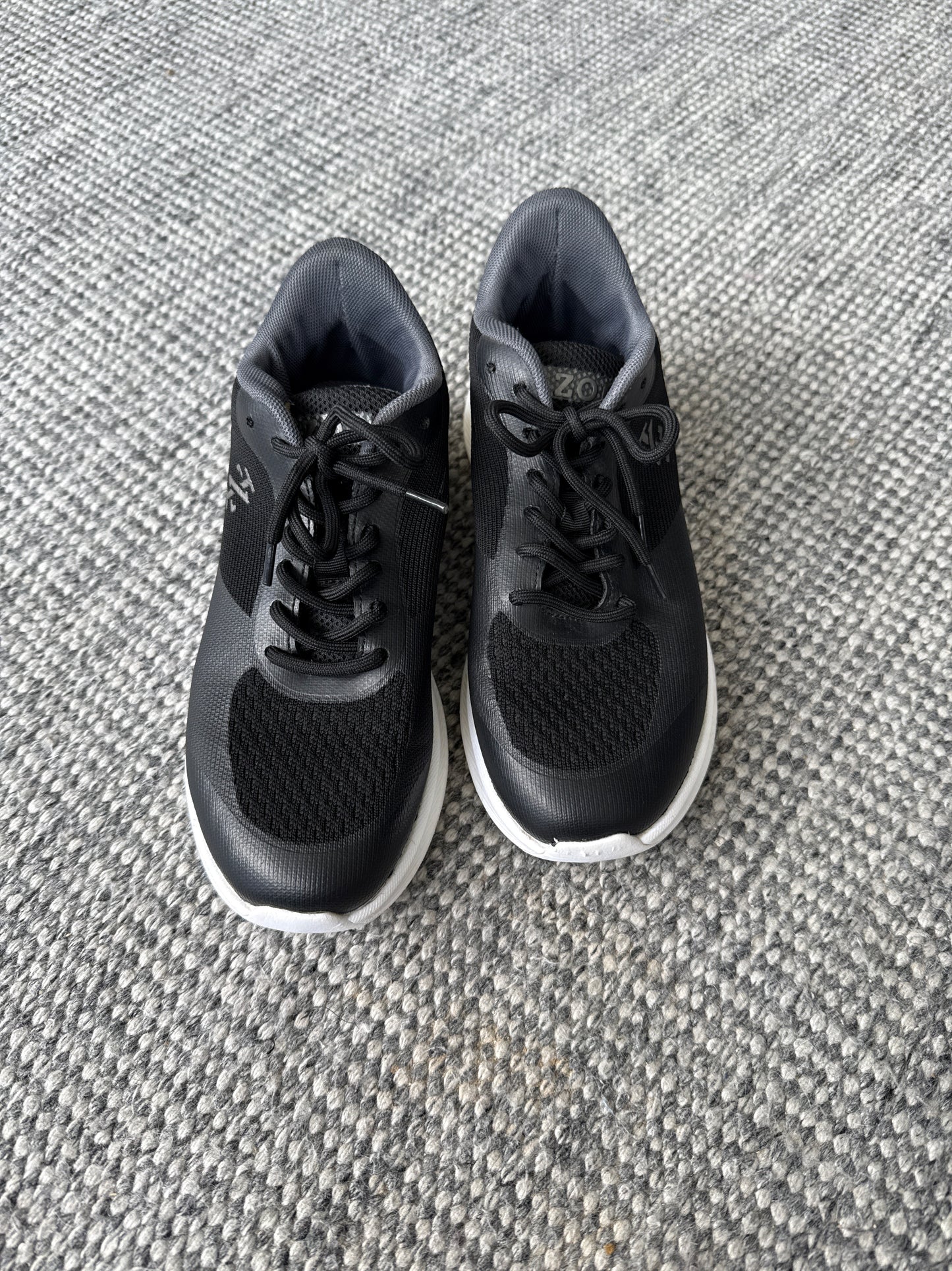 Zapatillas de Mujer Izod (Talla 6.5)