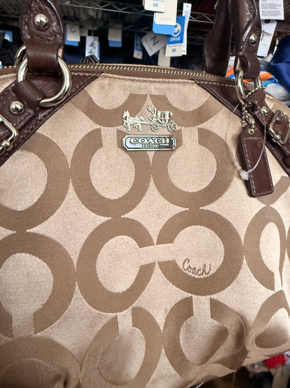 Cartera Coach