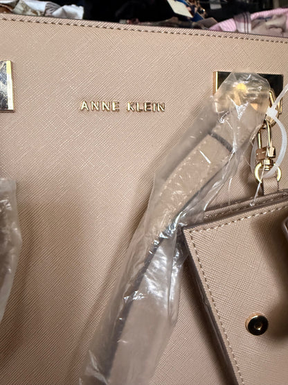 Cartera Anne Klein