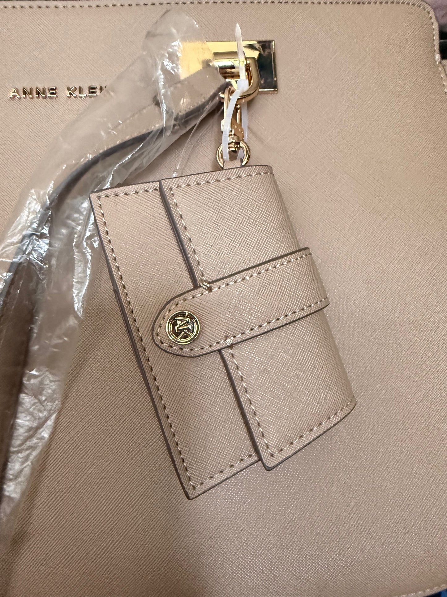 Cartera Anne Klein