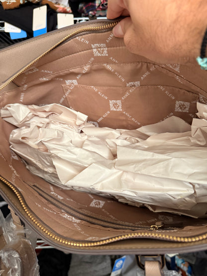 Cartera Anne Klein