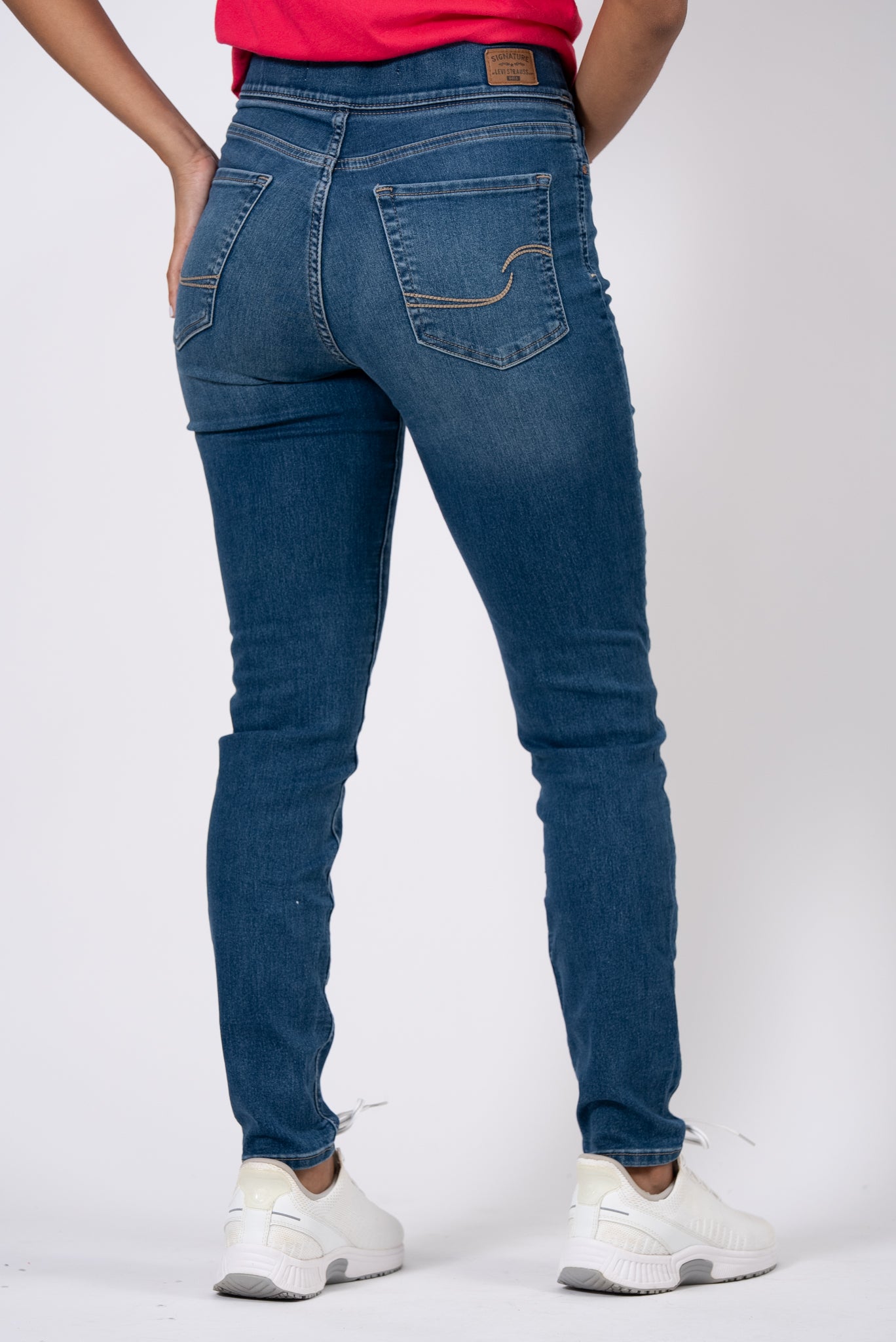 Jeans De Mujer Levis (Talla: 27 y 30)